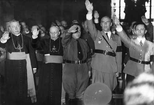 nazi-priests.jpg
